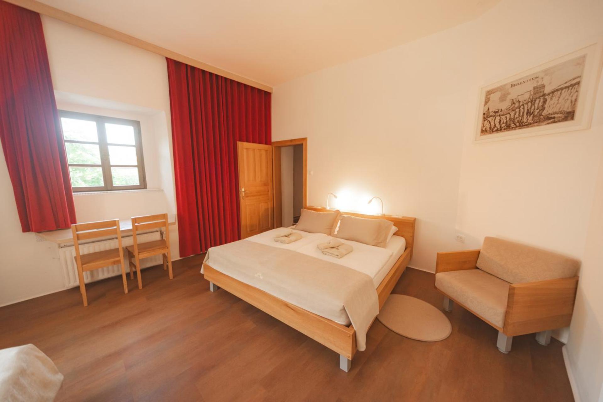Rooms & Apartments Podsreda Castle Esterno foto